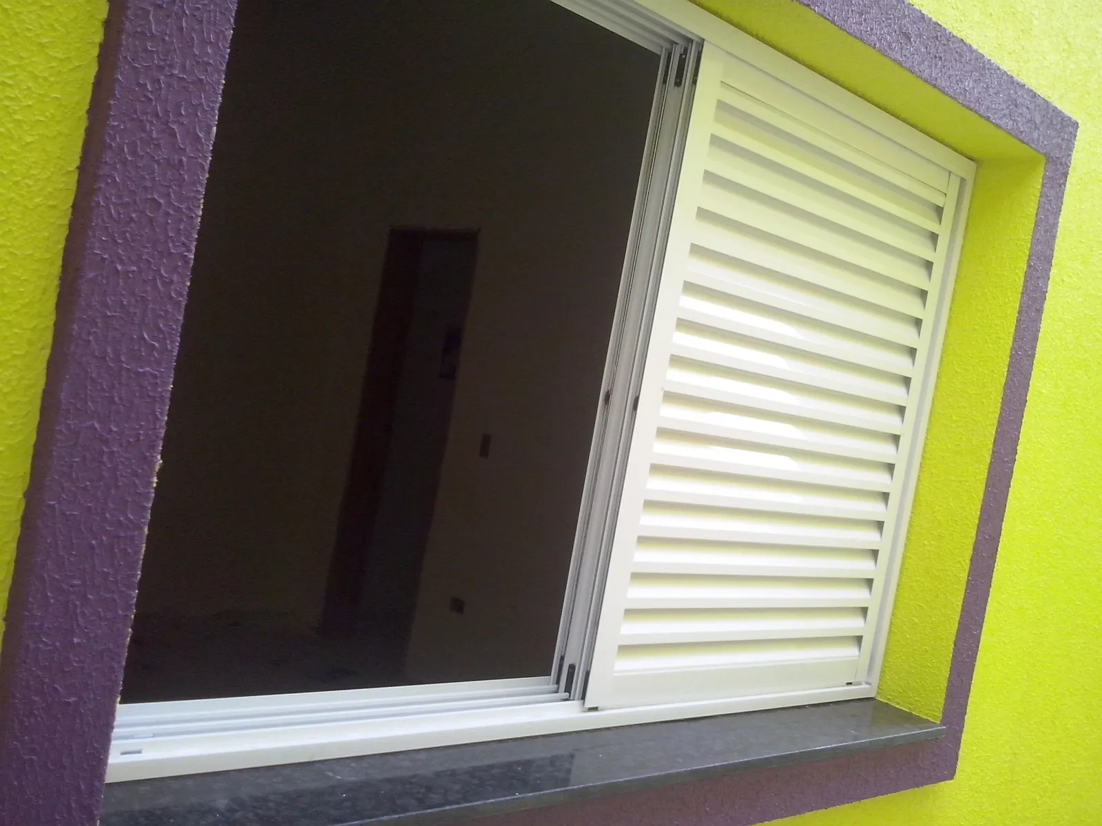 Janela veneziana de alumínio branco