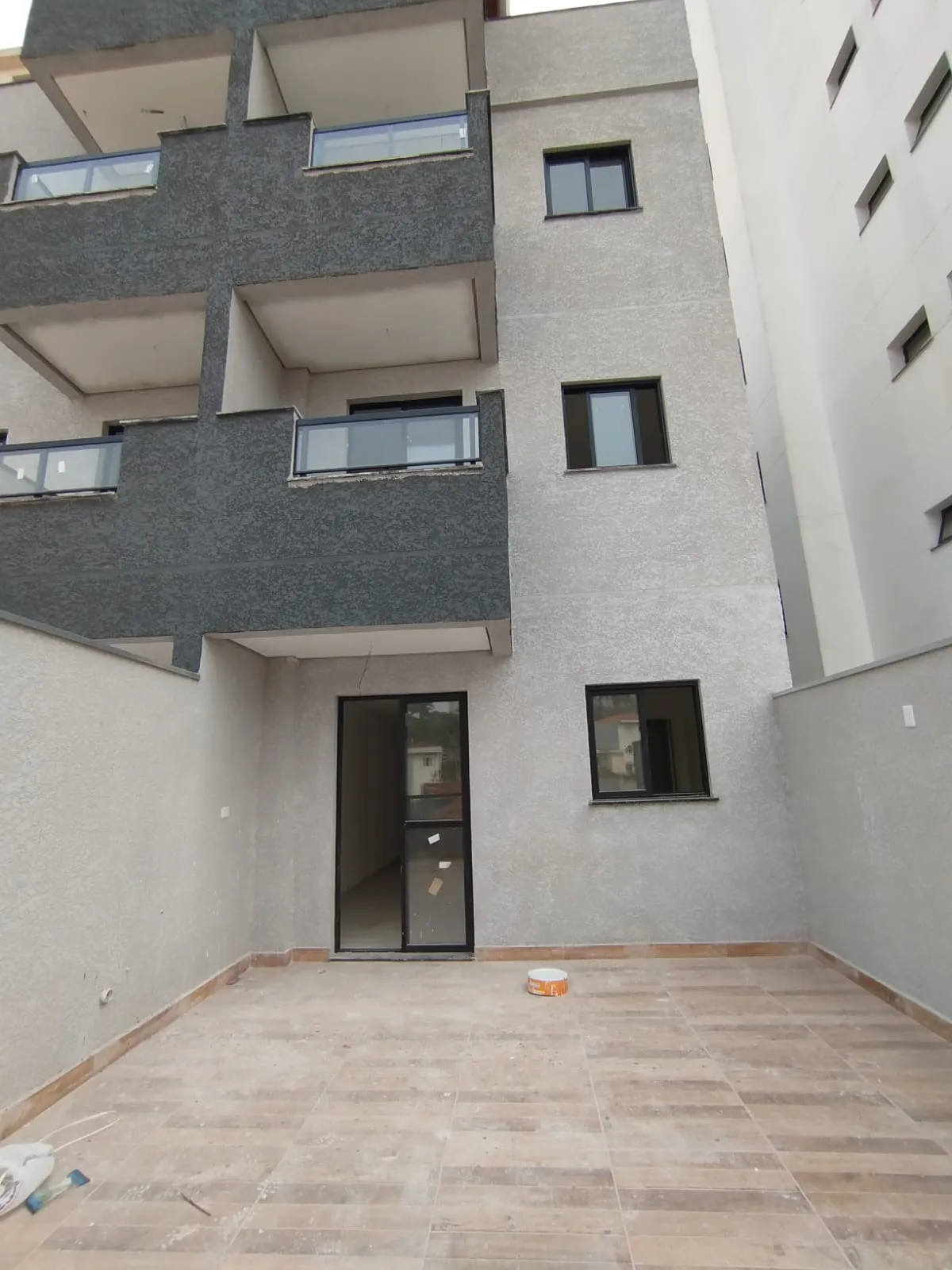 Veneziana de alumínio preta